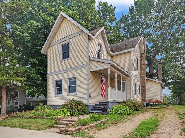 42 E Waterloo Street NW, Casnovia, MI 49318
