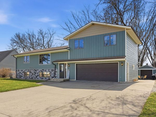 814 Craig Avenue SW, Hutchinson, MN 55350