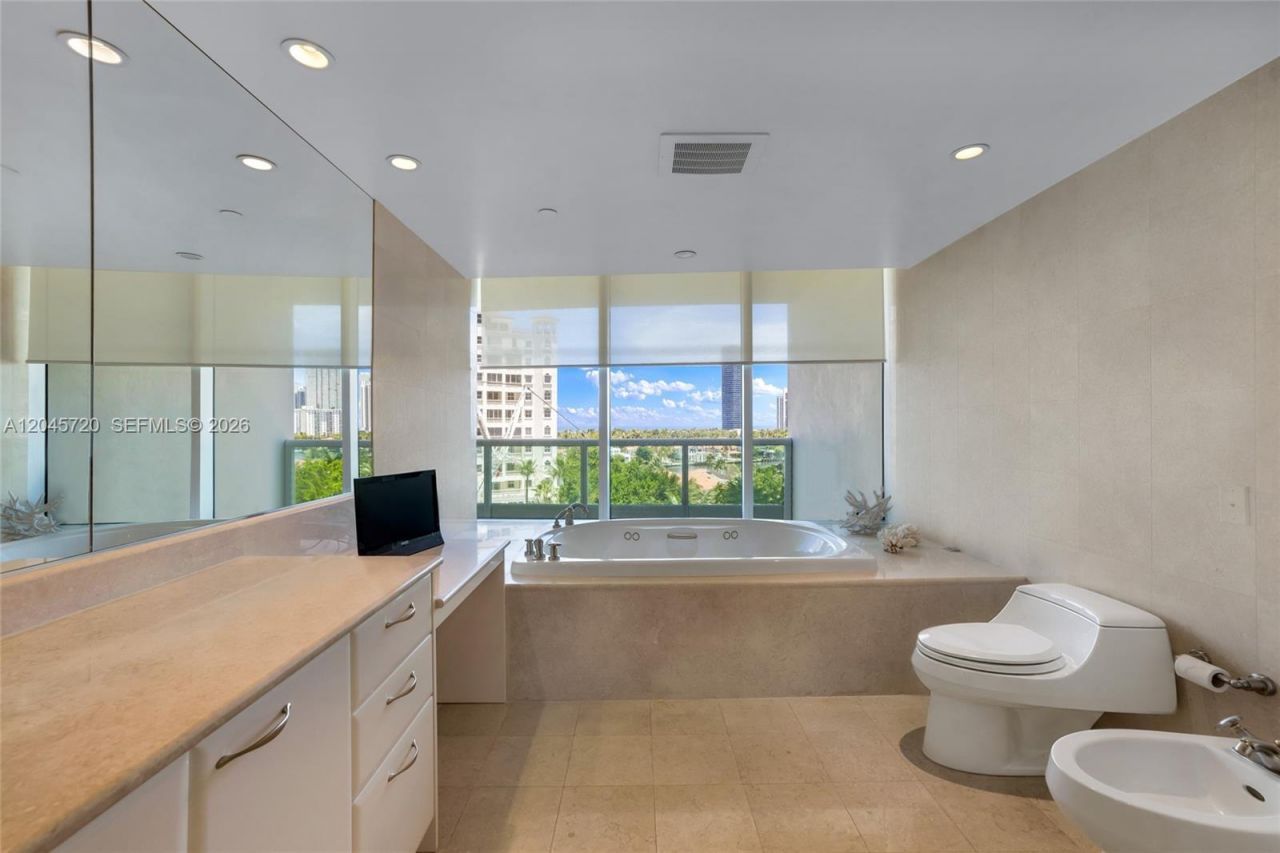 20155 NE 38th Ct , Unit 904, Aventura, FL 33180 Photo