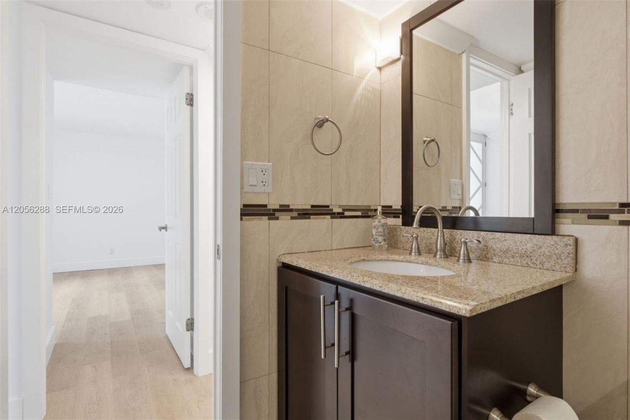 18181 NE 31st Ct, Unit 807, Aventura, FL 33160 Photo