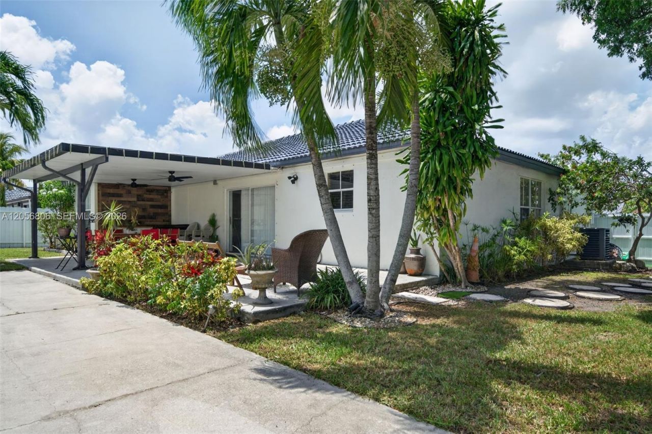 10704 SW 167th St, Miami, FL 33157 Photo
