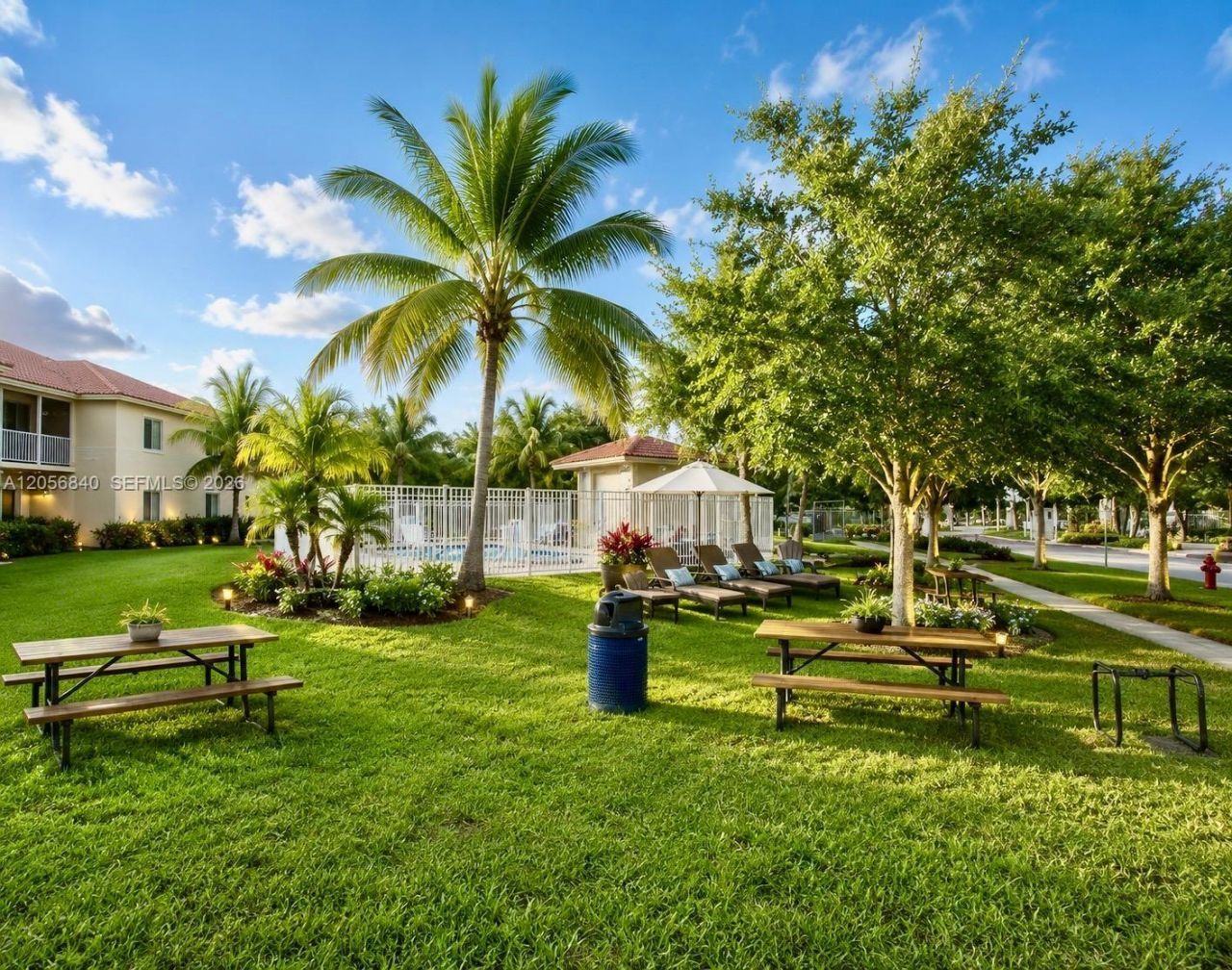 1133 Golden Lakes Blvd, Unit 812, West Palm Beach, FL 33411 Photo