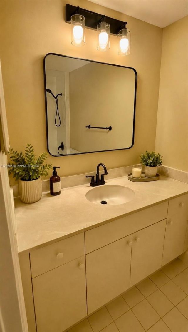 1133 Golden Lakes Blvd, Unit 812, West Palm Beach, FL 33411 Photo