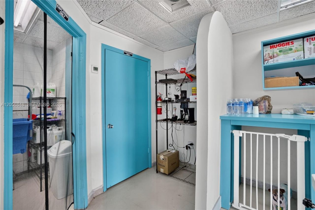Dog Grooming Shop For Sale In Miami , Miami, FL 33173 Photo