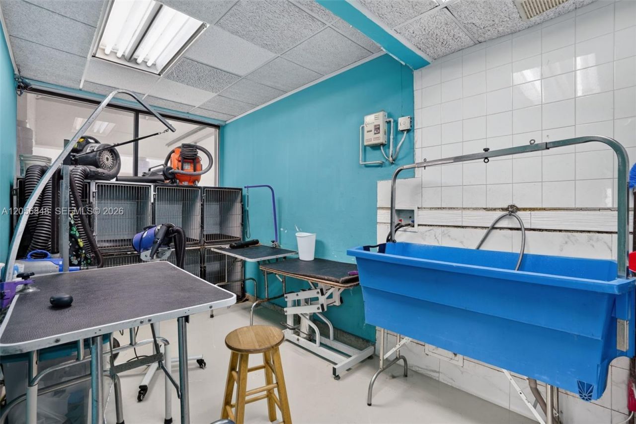 Dog Grooming Shop For Sale In Miami , Miami, FL 33173 Photo