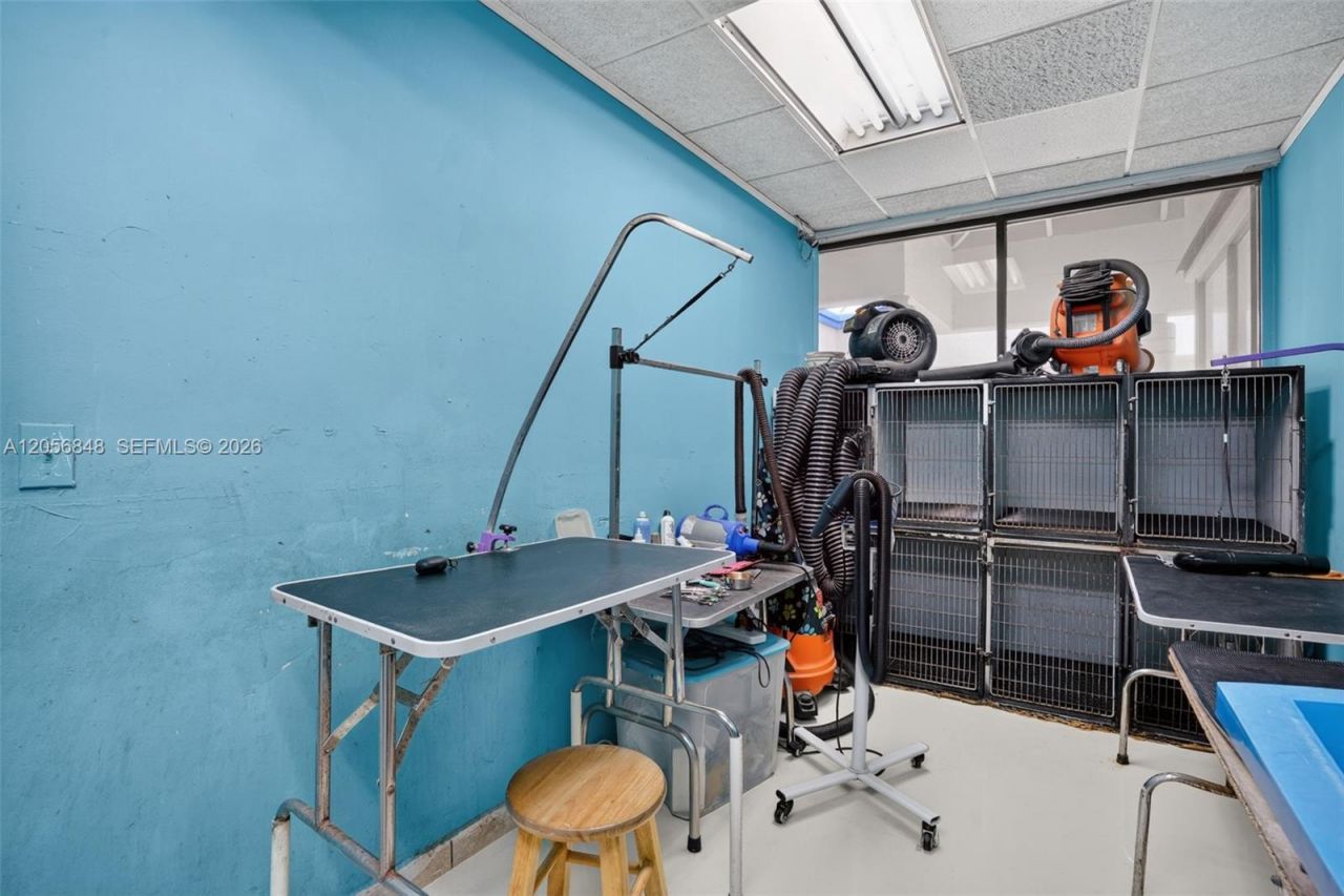 Dog Grooming Shop For Sale In Miami , Miami, FL 33173 Photo