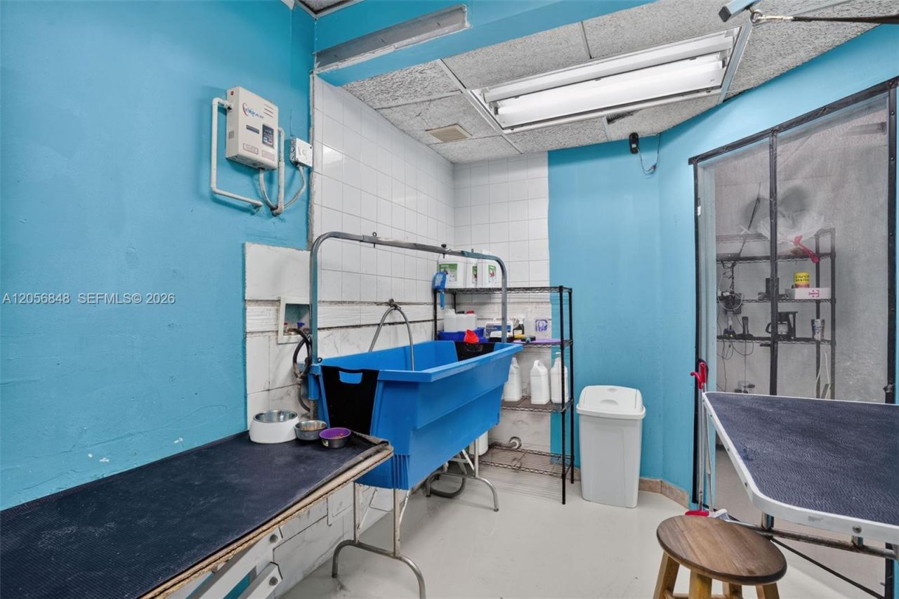 Dog Grooming Shop For Sale In Miami , Miami, FL 33173 Photo