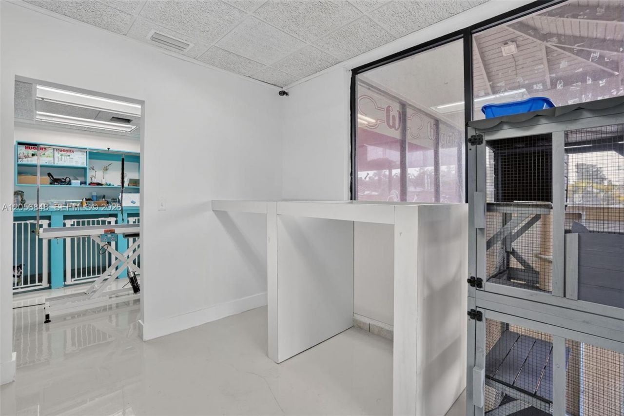 Dog Grooming Shop For Sale In Miami , Miami, FL 33173 Photo