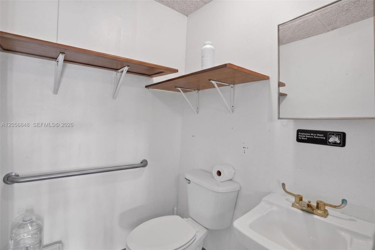 Dog Grooming Shop For Sale In Miami , Miami, FL 33173 Photo