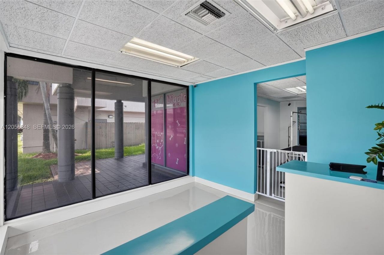 Dog Grooming Shop For Sale In Miami , Miami, FL 33173 Photo