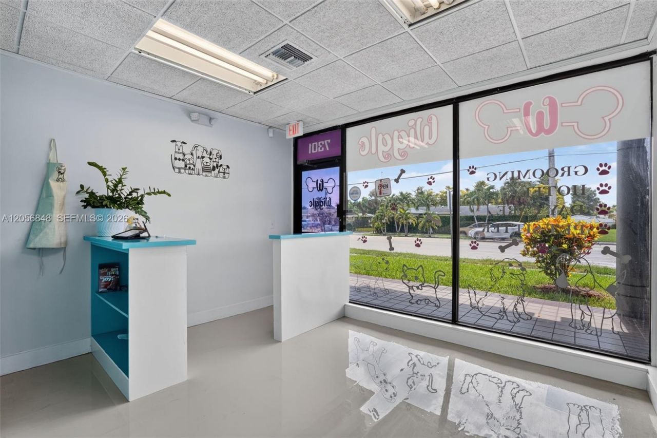Dog Grooming Shop For Sale In Miami , Miami, FL 33173 Photo