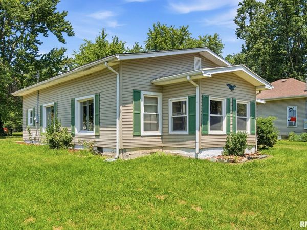 801 HIGHLAND Street, Benton, IL 62812