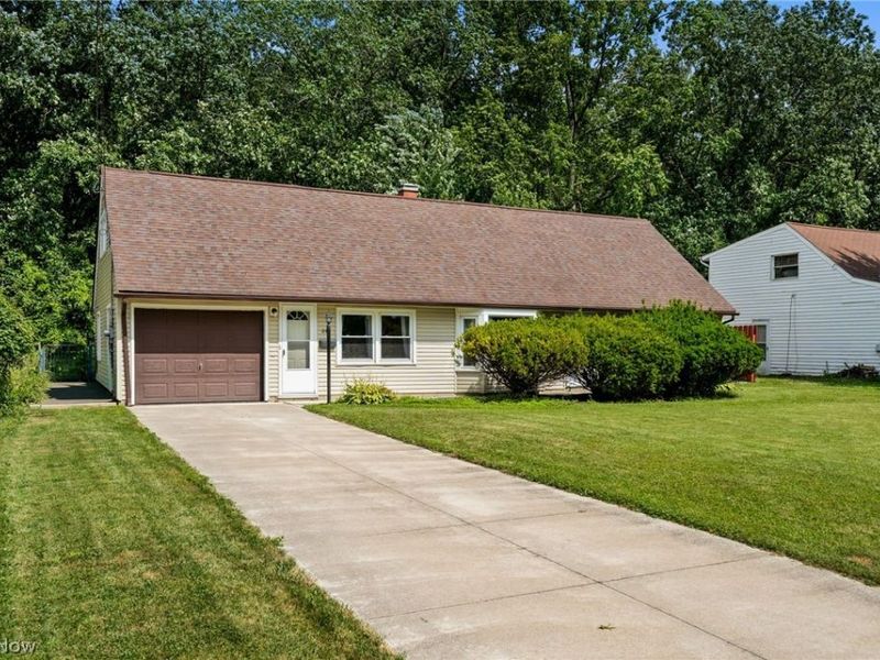 644 Irving Park Boulevard, Sheffield Lake, OH 44054 Photo 2