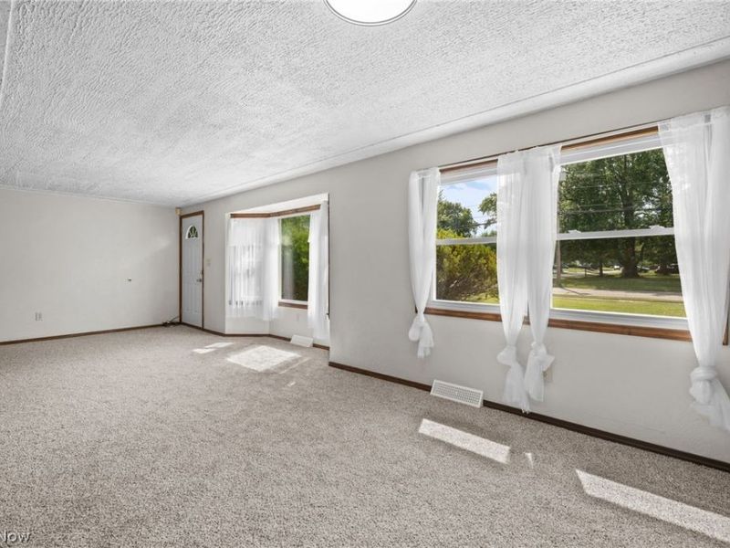 644 Irving Park Boulevard, Sheffield Lake, OH 44054 Photo 4