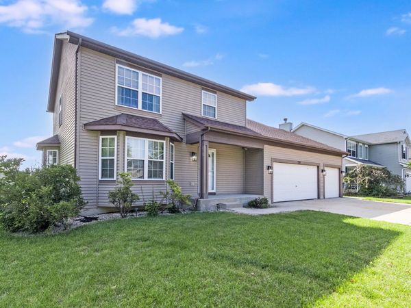 732 Oakwood Street, Minooka, IL 60447