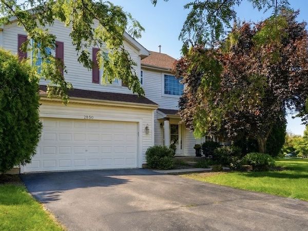 2850 Farmington Drive , Lindenhurst, IL 60046