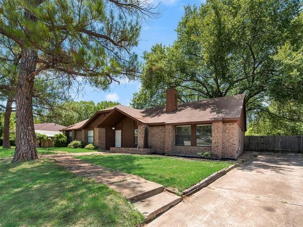 208 E Denton Drive, Euless, TX 76039