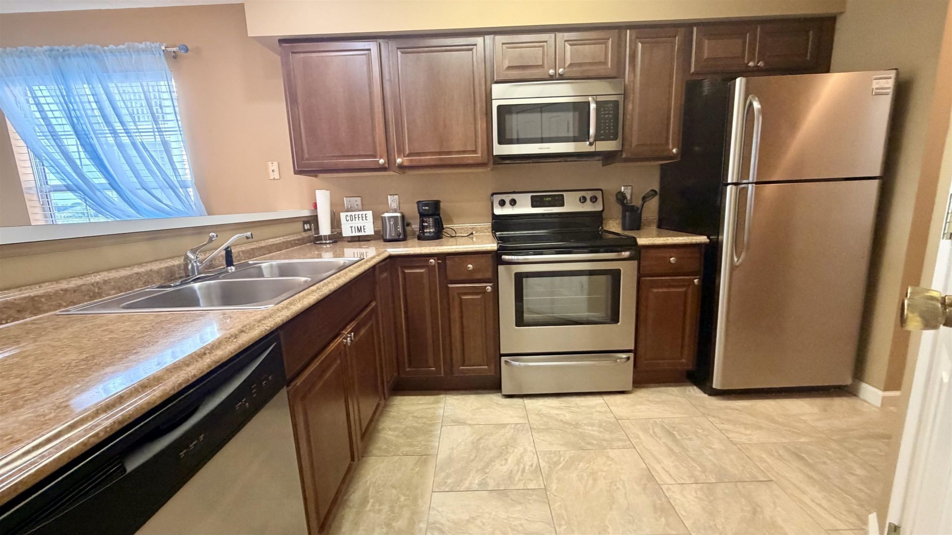 638 Waterway Village Blvd.  Photo 4