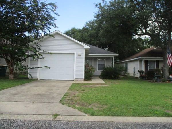 7720 Lola Circle, Navarre, FL 32566