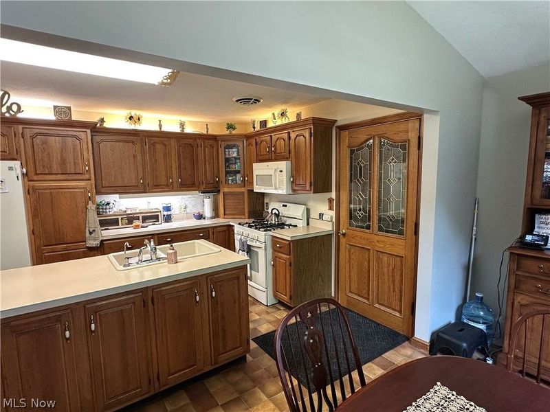 603 W Main Street, Bellevue, OH 44811 Photo 12