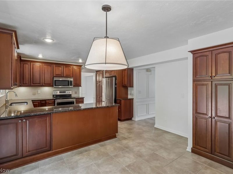 16932 Willow Wood Drive, Strongsville, OH 44136 Photo 12