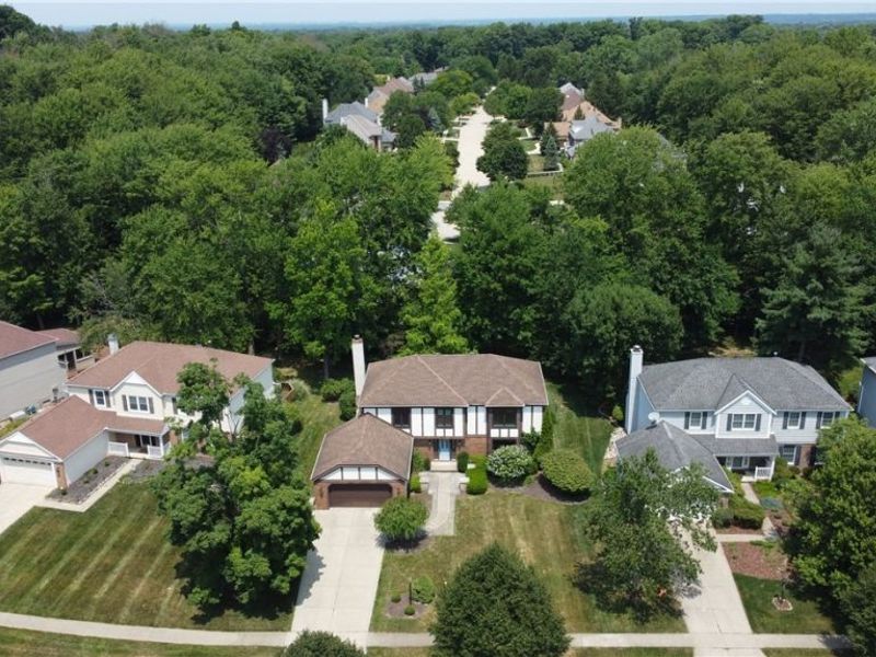 16932 Willow Wood Drive, Strongsville, OH 44136 Photo 2