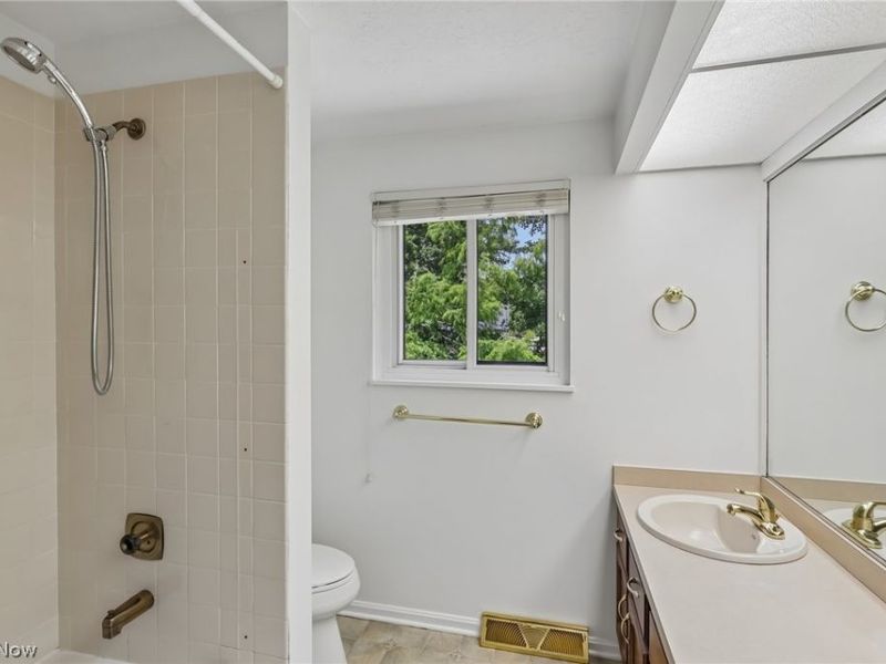 16932 Willow Wood Drive, Strongsville, OH 44136 Photo 30