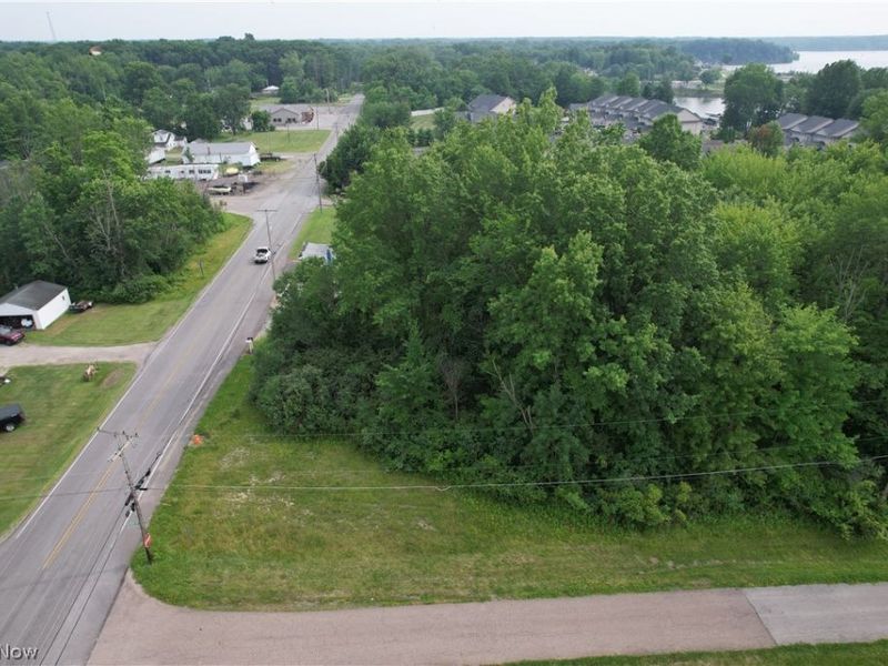 N East River Road, Lake Milton, OH 44429 Photo 12