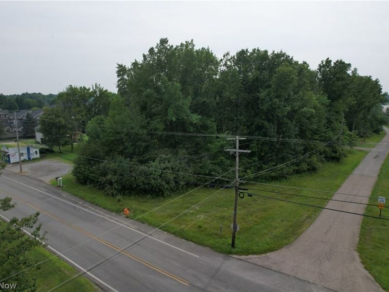 N East River Road, Lake Milton, OH 44429 Photo 6