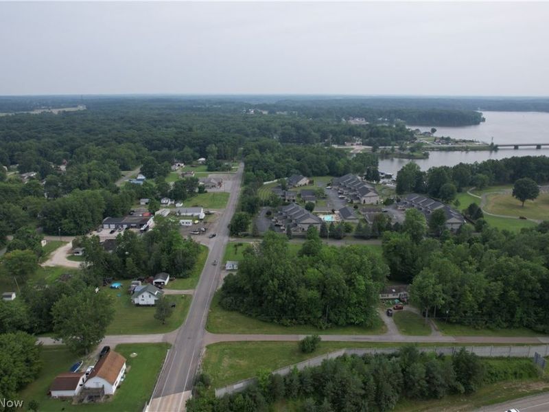 N East River Road, Lake Milton, OH 44429 Photo 8