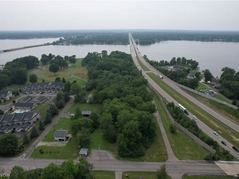 N East River Road, Lake Milton, OH 44429 Photo 9