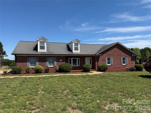 236 Meadow Oaks Drive , Statesville, NC 28625