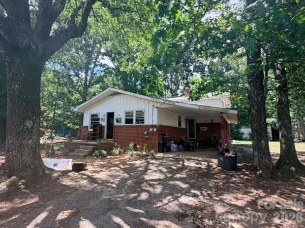 1663 Harris Henrietta Road , Forest City, NC 28043