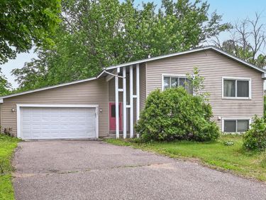 8117 Sunkist Circle, Brooklyn Park, MN 55444