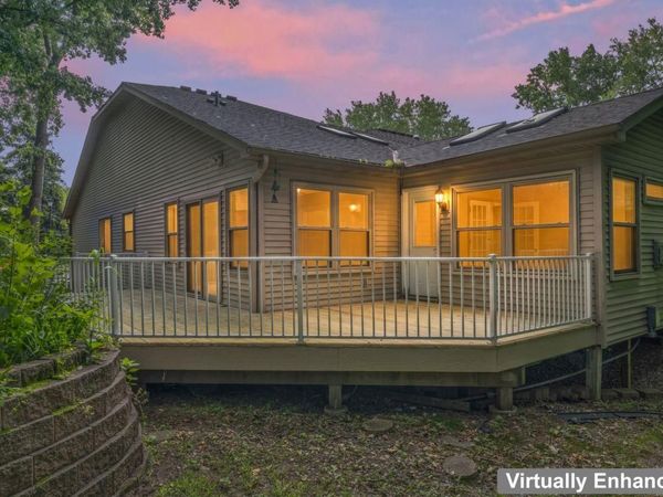 901 Oakwood Heights Circle, Unit 7, Eagan, MN 55123