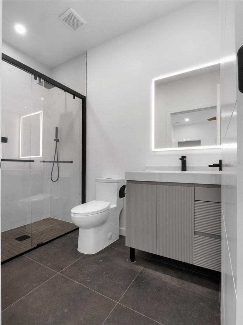 2114 4th Street S, Unit 7, Saint Petersburg, FL 33705 Photo