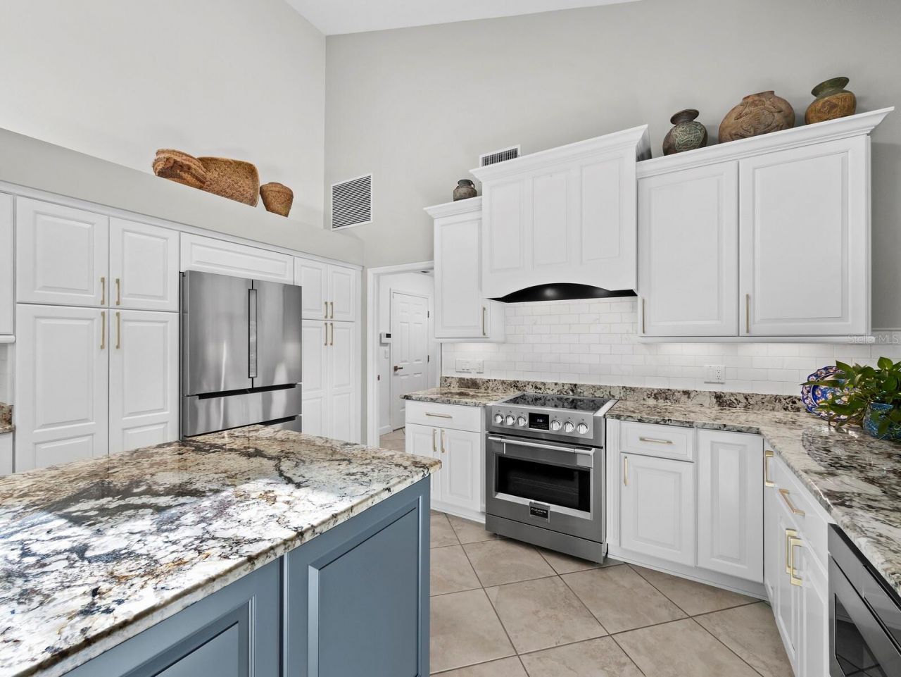 8314 Cypress Hollow Drive, Sarasota, FL 34238 Photo