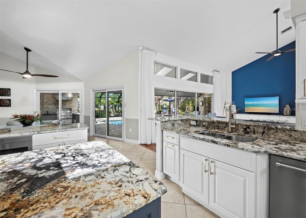 8314 Cypress Hollow Drive, Sarasota, FL 34238 Photo