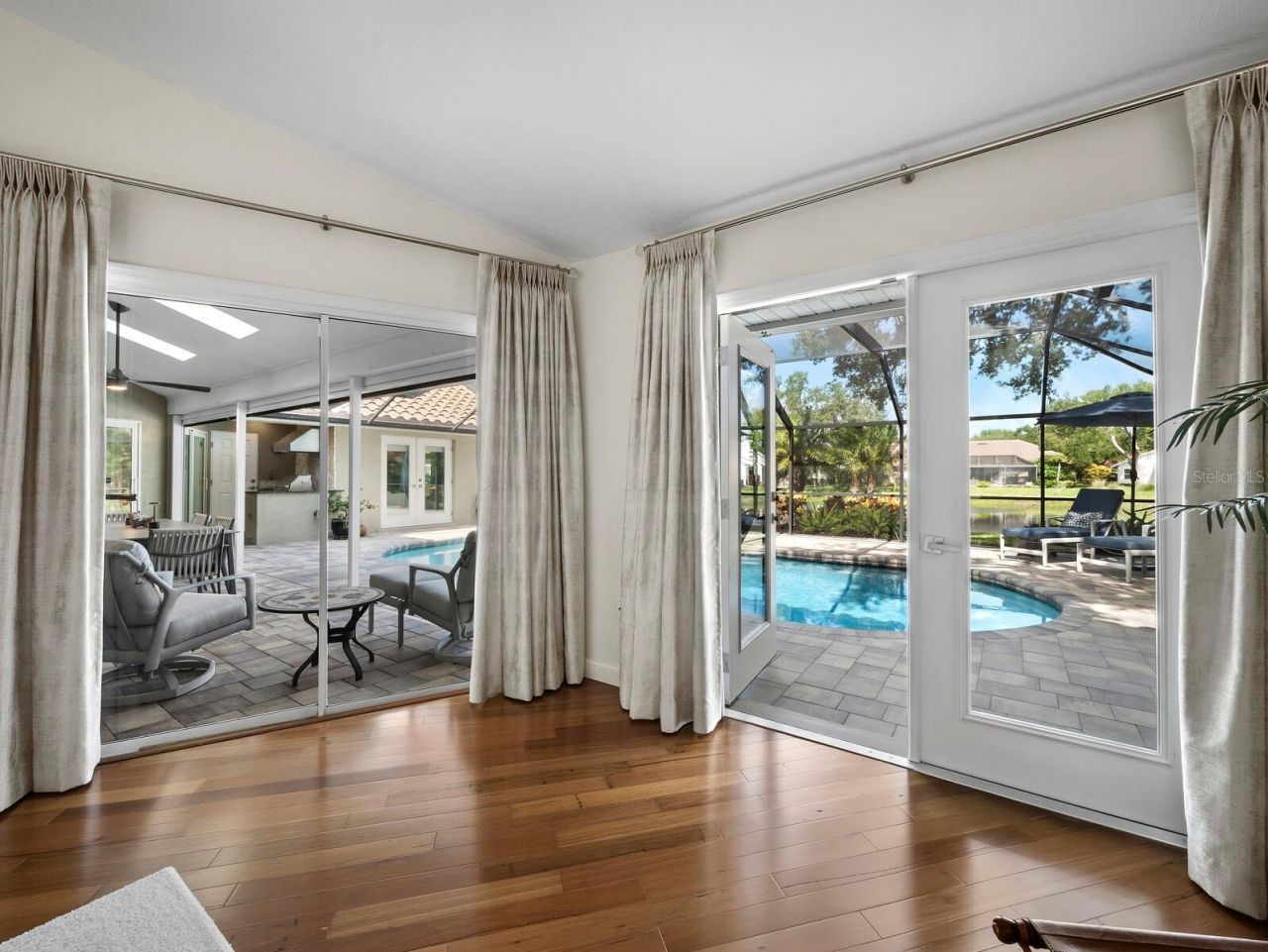 8314 Cypress Hollow Drive, Sarasota, FL 34238 Photo