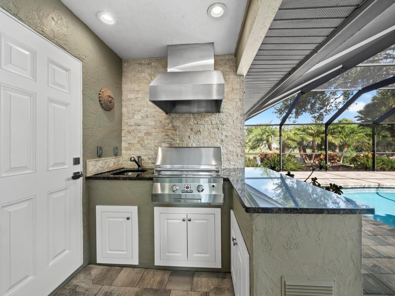 8314 Cypress Hollow Drive, Sarasota, FL 34238 Photo