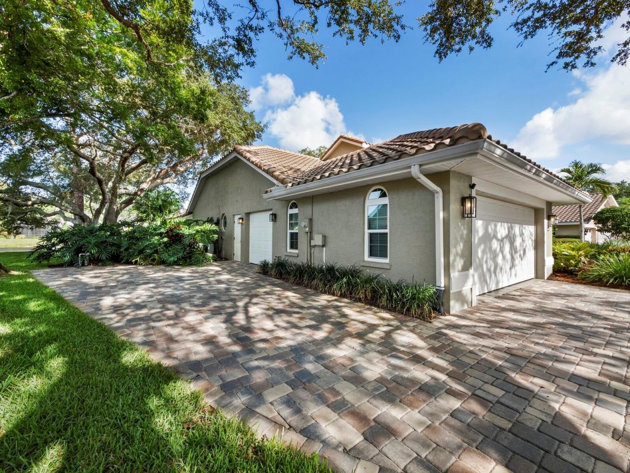 8314 Cypress Hollow Drive, Sarasota, FL 34238 Photo