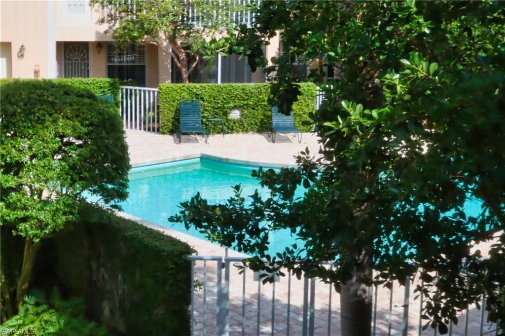 5637 Turtle Bay Dr, Unit II-22, Naples, FL 34108 Photo