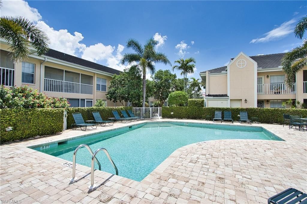 5637 Turtle Bay Dr, Unit II-22, Naples, FL 34108 Photo