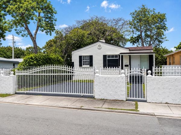 1114 NW 59th St , Miami, FL 33127