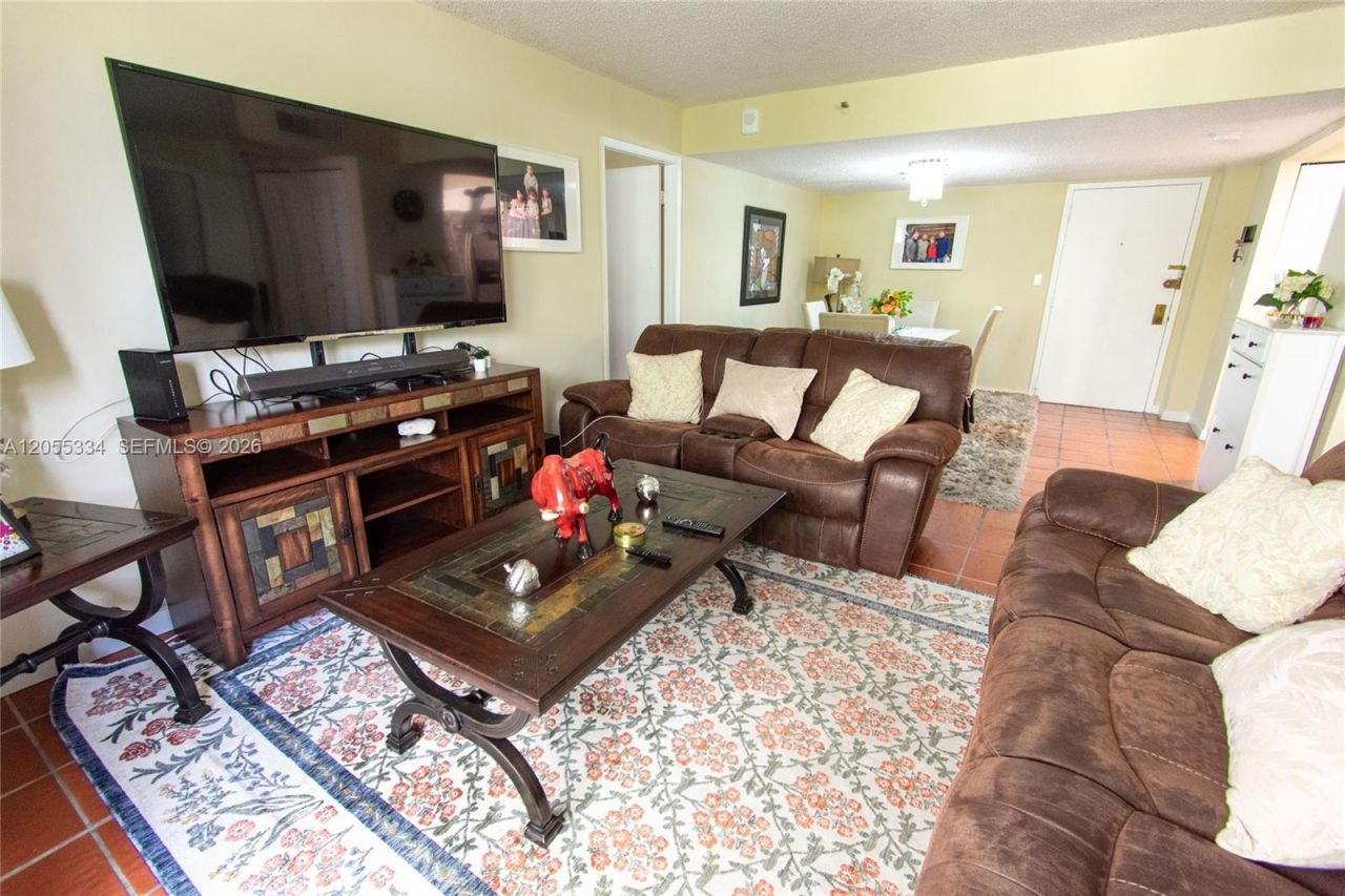 1621 Collins Ave, Unit 205, Miami Beach, FL 33139 Photo