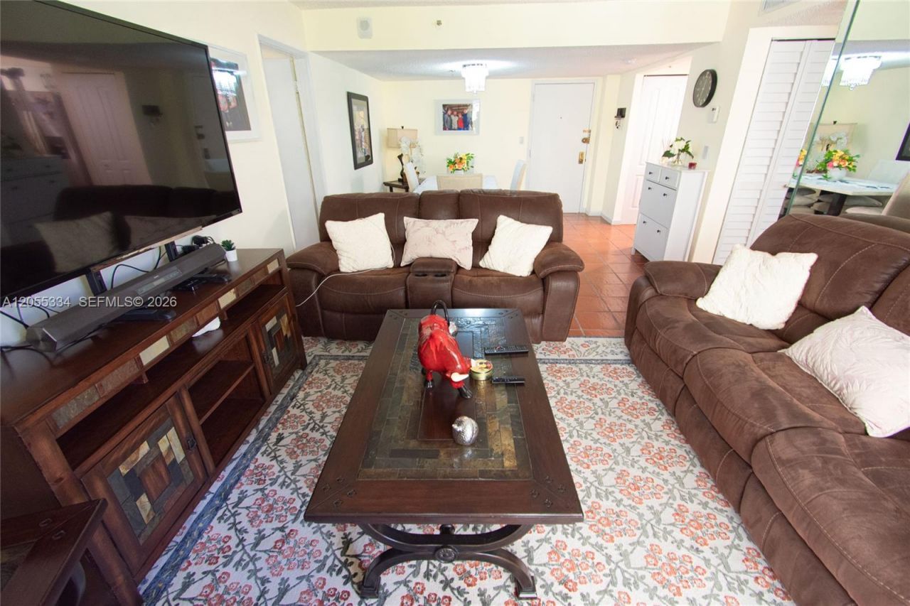 1621 Collins Ave, Unit 205, Miami Beach, FL 33139 Photo