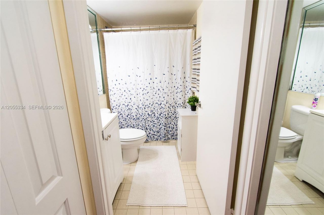 1621 Collins Ave, Unit 205, Miami Beach, FL 33139 Photo