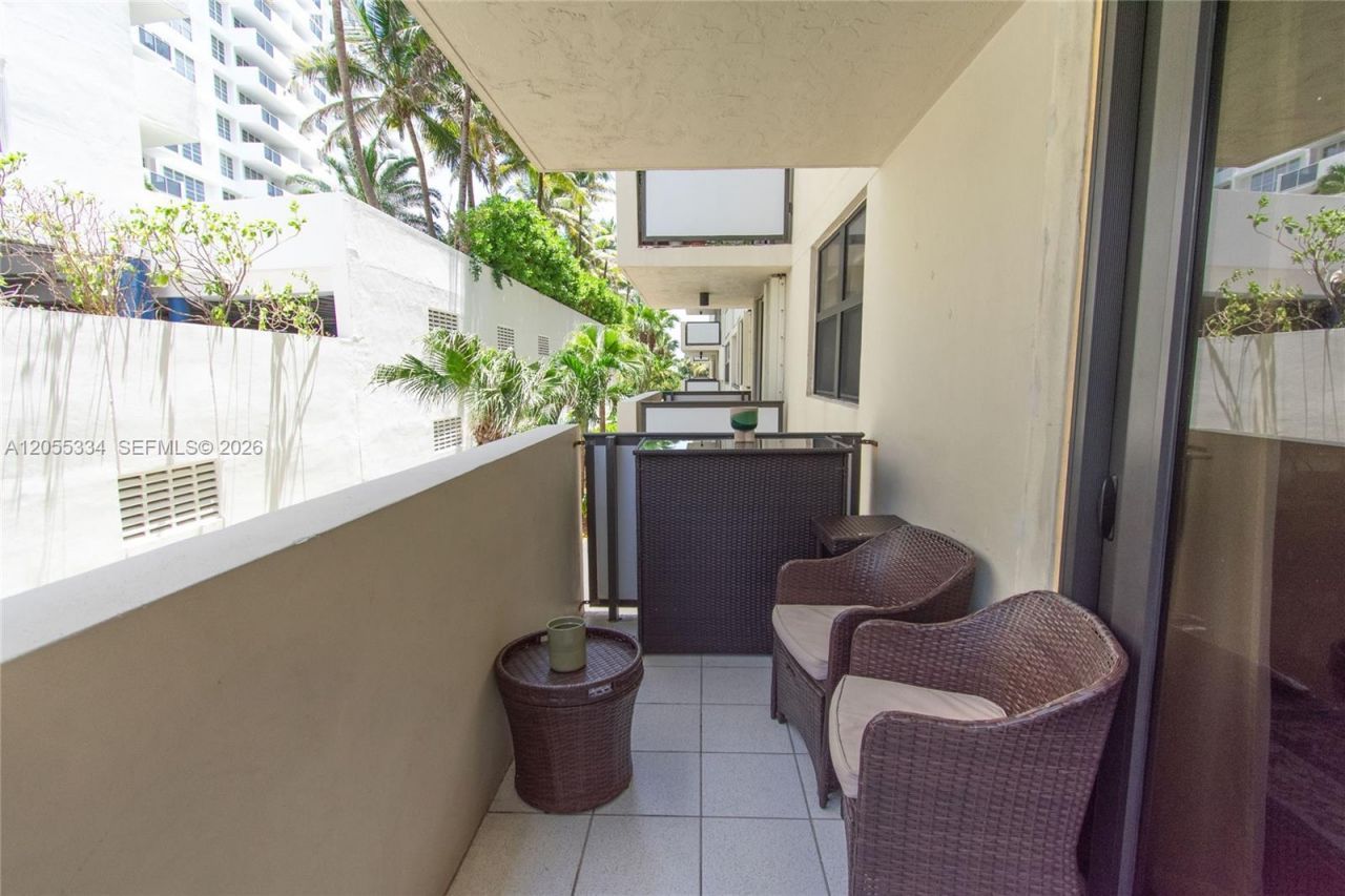 1621 Collins Ave, Unit 205, Miami Beach, FL 33139 Photo