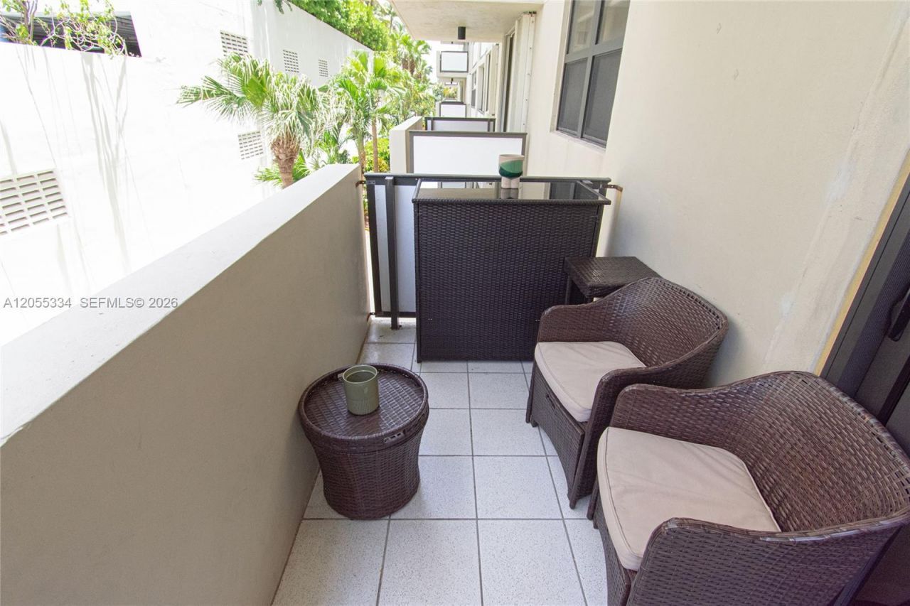 1621 Collins Ave, Unit 205, Miami Beach, FL 33139 Photo