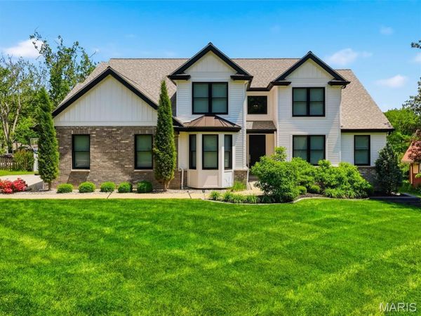 26 Forsythia Lane, Olivette, MO 63132